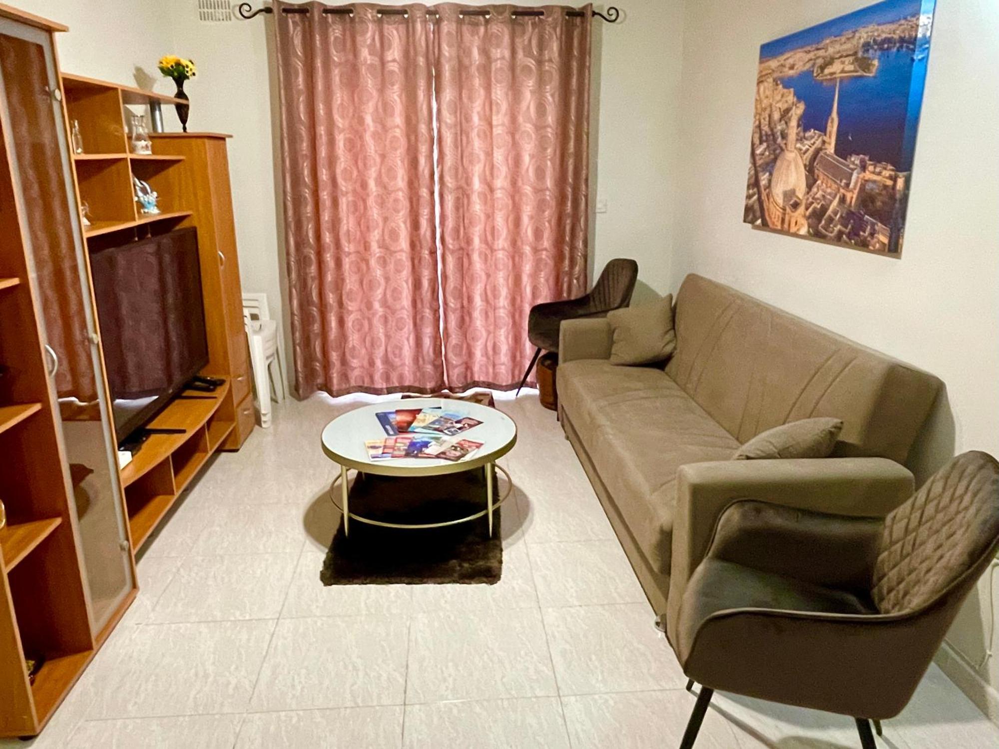 Regent Court - 3 Bedroom Apartment Within Walking Distance From Seafront St. Paul's Bay Esterno foto