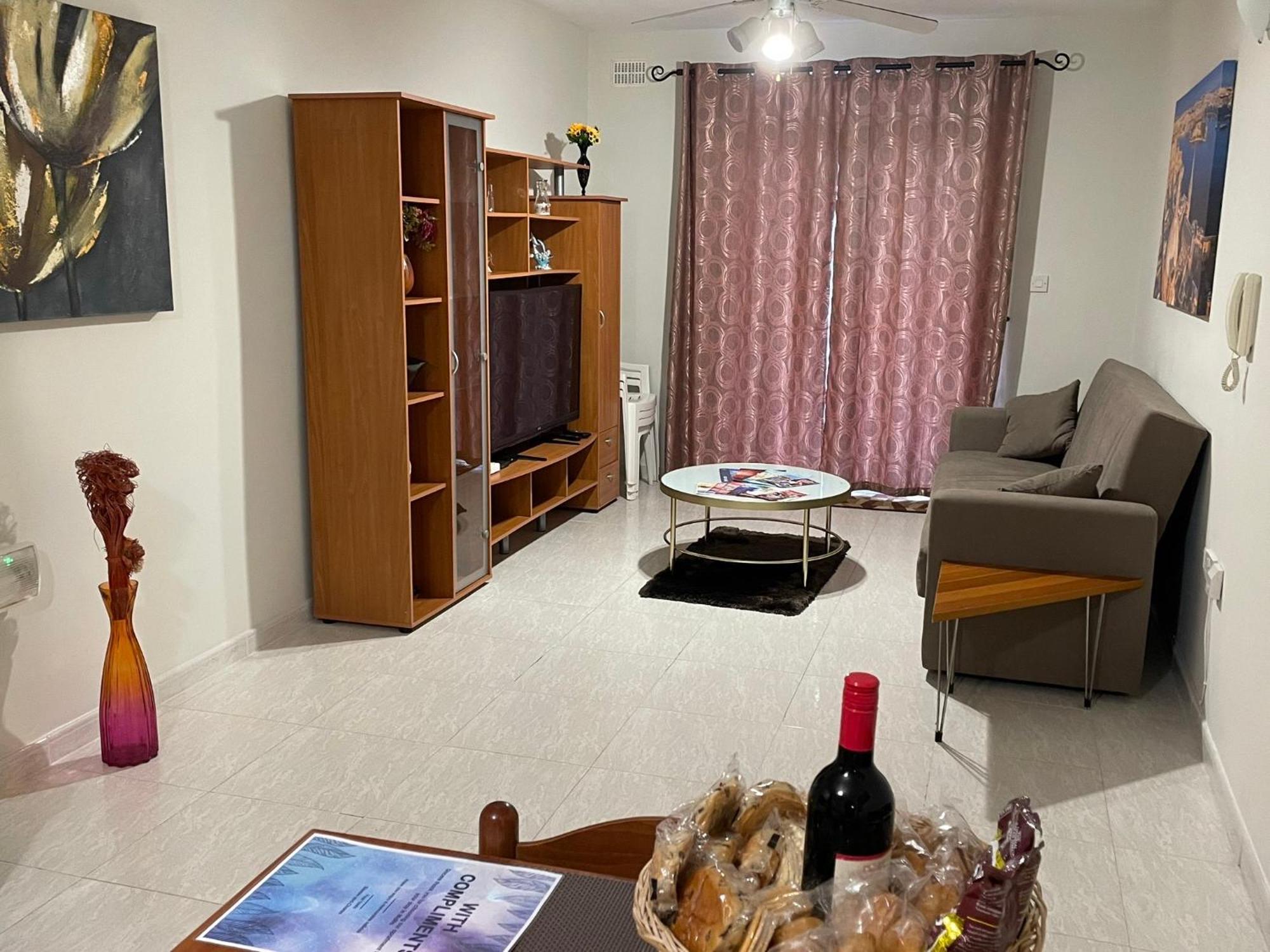 Regent Court - 3 Bedroom Apartment Within Walking Distance From Seafront St. Paul's Bay Esterno foto